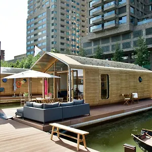 Wikkelboat Nr4 At Floating Rijnhaven Vakantiehuis